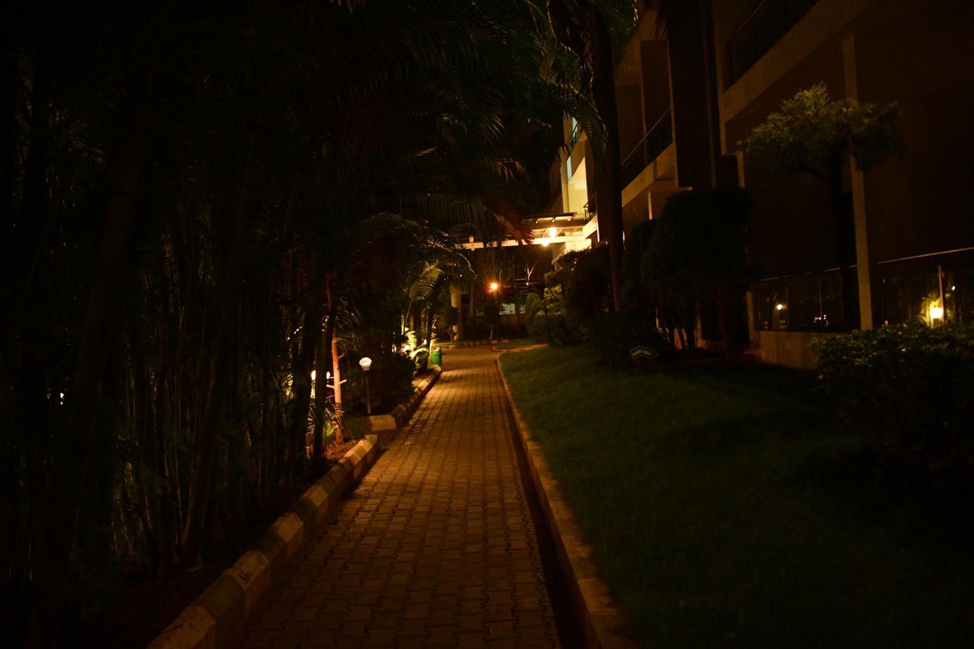 Nijaguna Resorts Chāmrājnagar 外观 照片